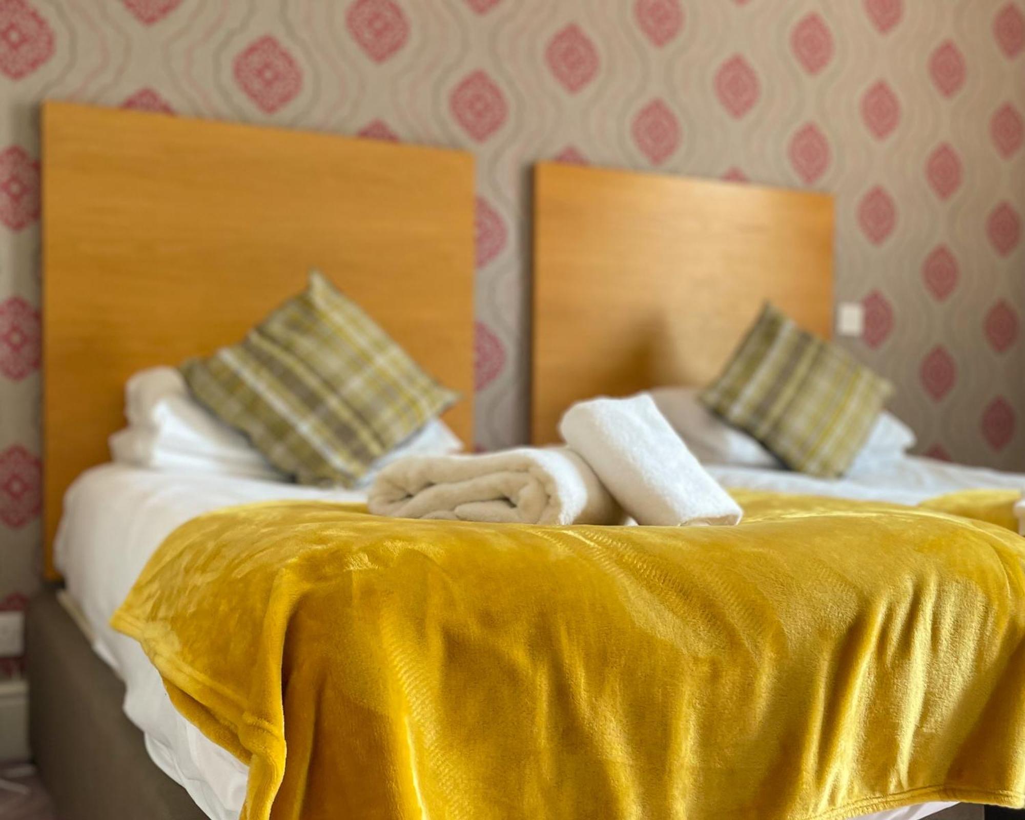 The Speyside Hotel And Restaurant Grantown-on-Spey ภายนอก รูปภาพ