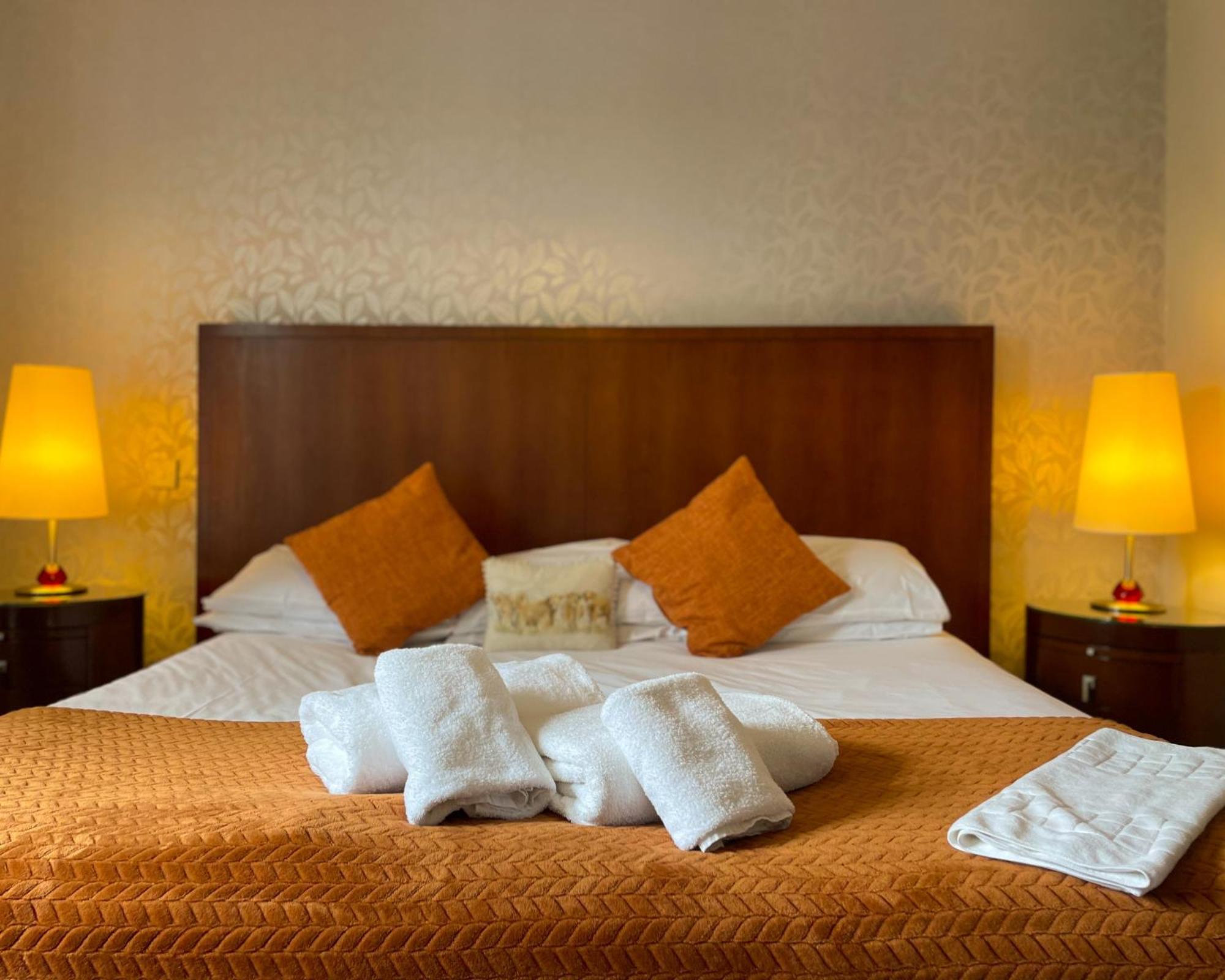 The Speyside Hotel And Restaurant Grantown-on-Spey ภายนอก รูปภาพ