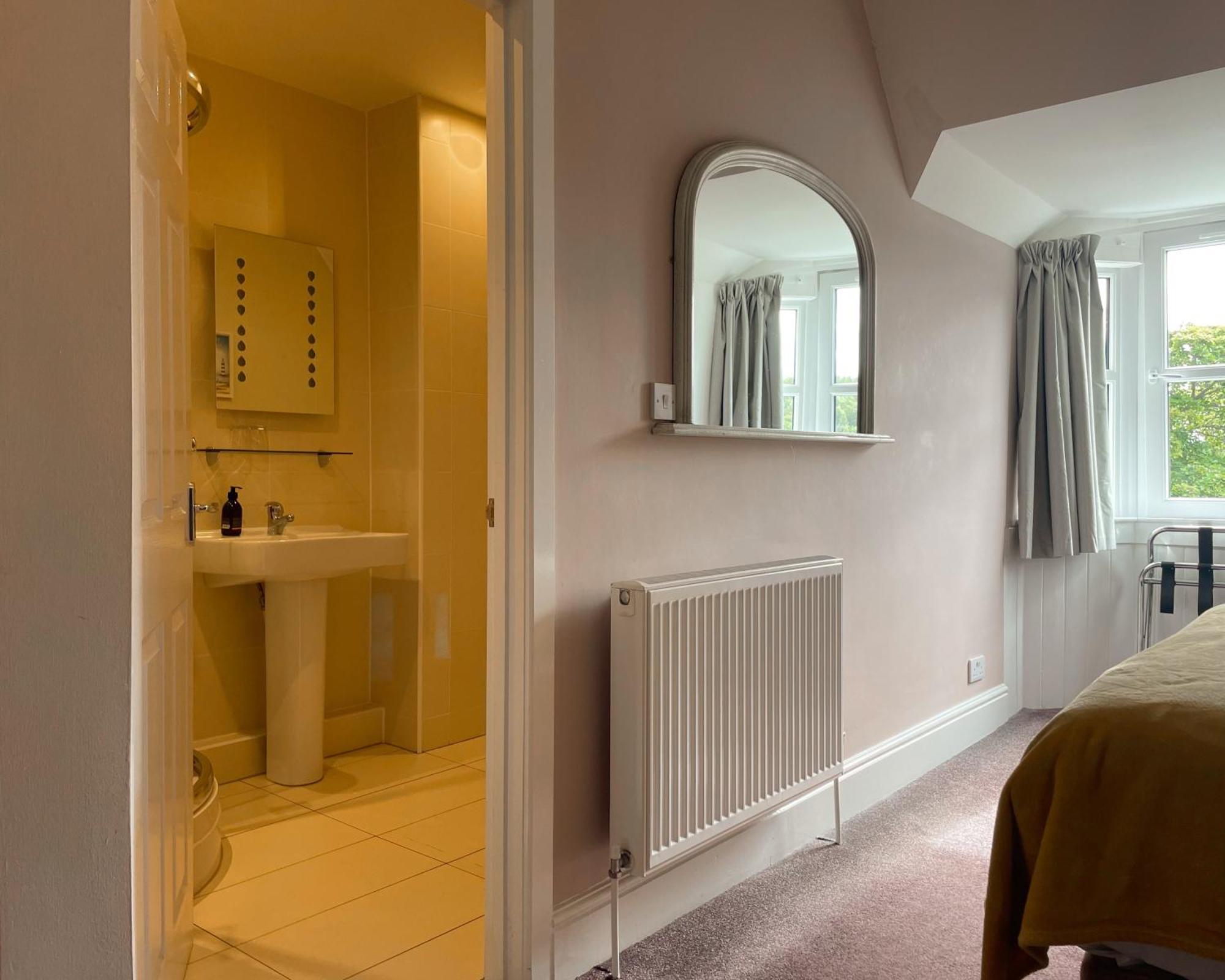 The Speyside Hotel And Restaurant Grantown-on-Spey ภายนอก รูปภาพ